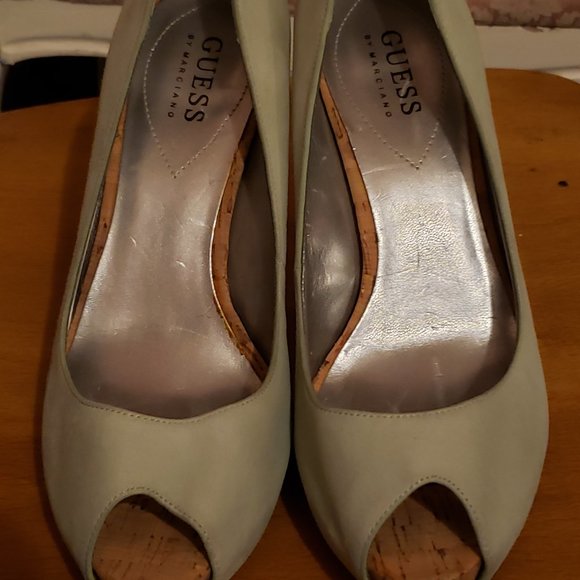 Guess light green suede-like peep toe heels - Picture 1 of 3